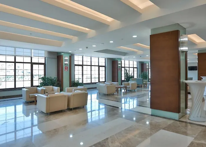 Eliz Convention Center Thermal & Wellnes Hotell