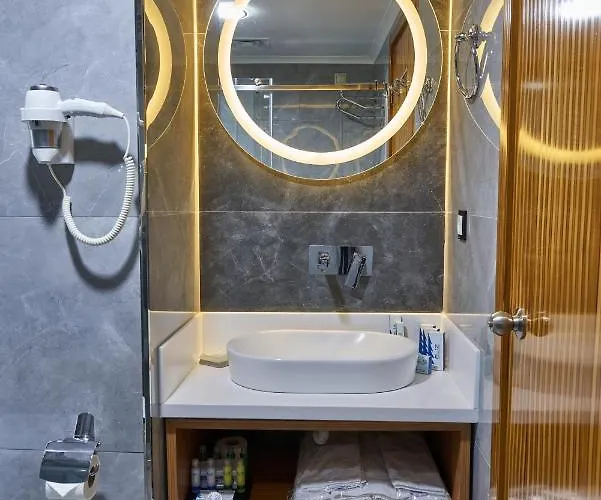 Eliz Convention Center Thermal & Wellnes מלון 5*