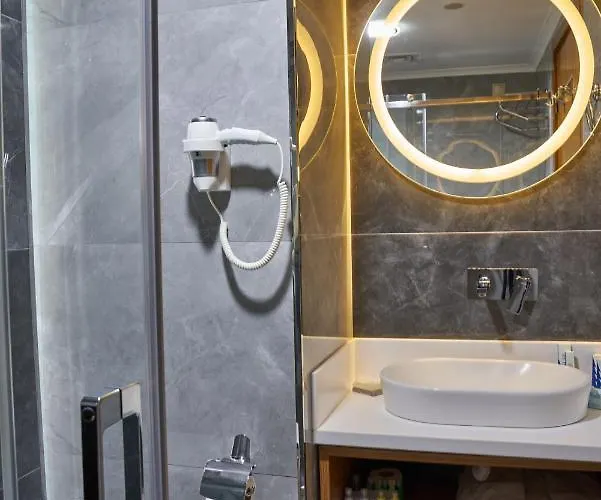 Eliz Convention Center Thermal & Wellnes Hotel 5*